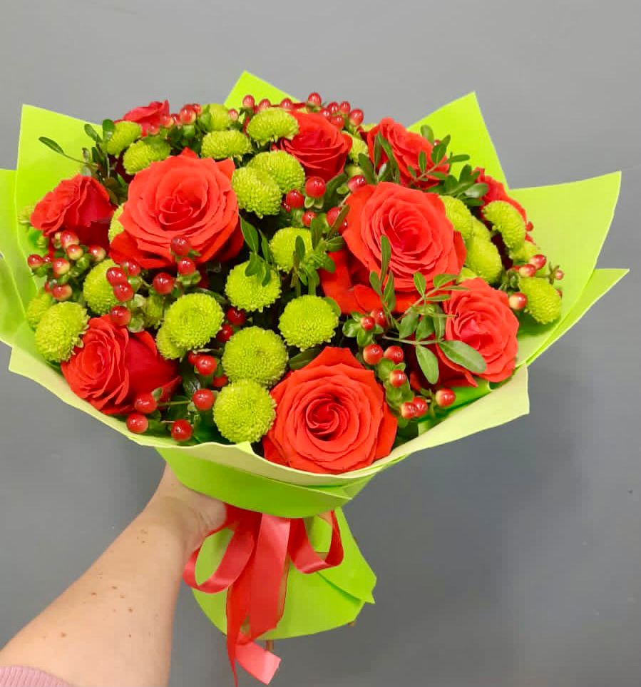 Букет цветов из: Хризантемы и Розы в Кропачёво