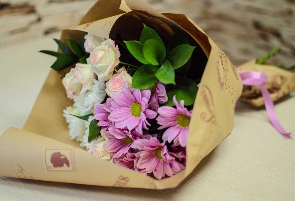 Букет цветов из: Розы и Хризантемы в Кропачёво