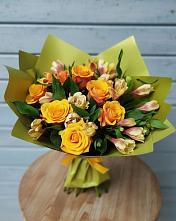 Букет цветов из:  Альстромерии и Розы в Кропачёво