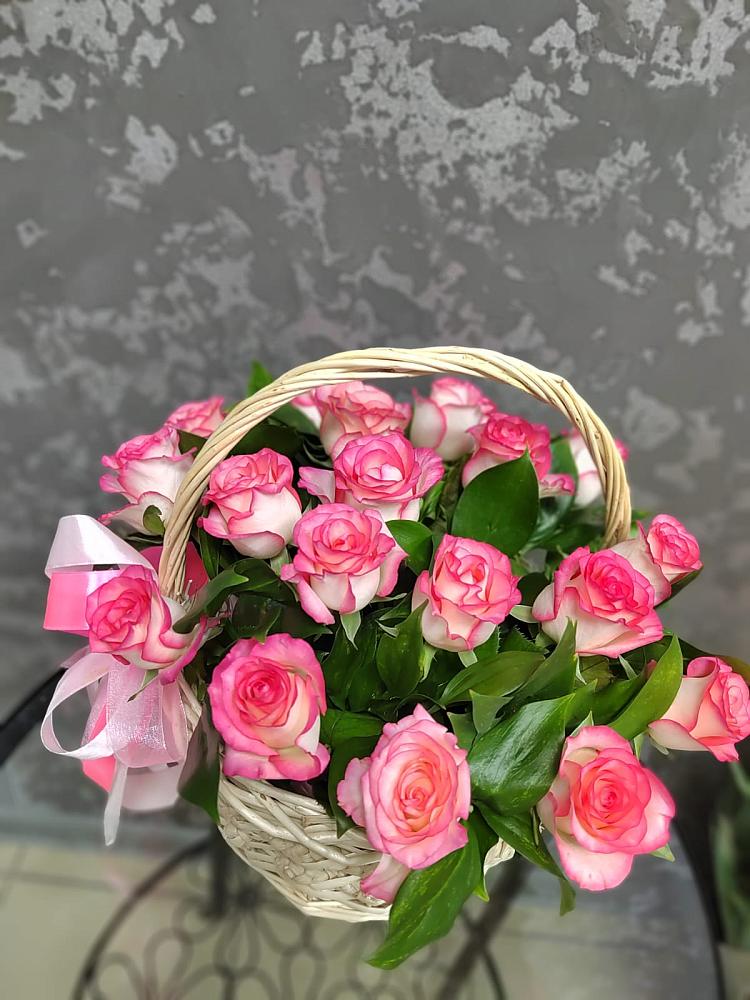 Цветочная композиция из Розы в корзине в Кропачёво