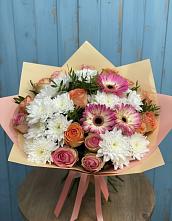 Букет цветов из:  Розы, Герберы и Хризантемы в Кропачёво