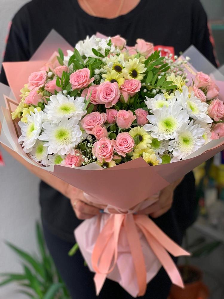 Букет цветов из: Розы и Хризантемы в Кропачёво