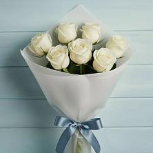 Букет 7 Белых роз Эдлесс Лав в Кропачёво