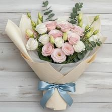 Букет цветов из:  Лизиантусы в Кропачёво