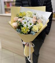 Букет цветов из:  Альстромерии, Розы и Хризантемы в Кропачёво