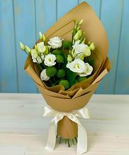 Букет цветов из:  Хризантемы и Лизиантусы в Кропачёво