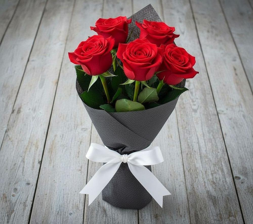 Букет 5 Красных роз Эдлесс Лав в Кропачёво