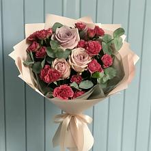 Букет цветов из:  Гвоздики и Розы в Кропачёво